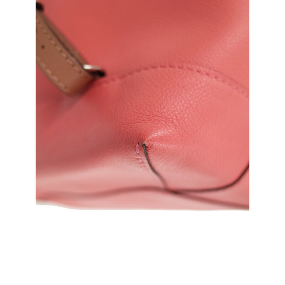 Louis Vuitton Lock Me Backpack - Picture 4 of 9